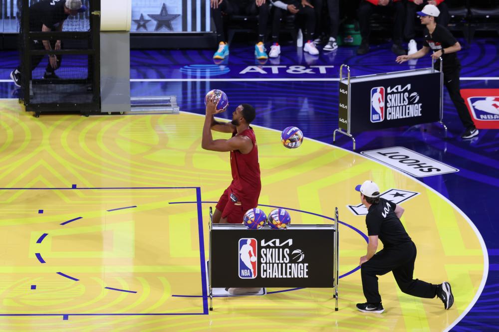 并夸张地捂 并夸张地捂