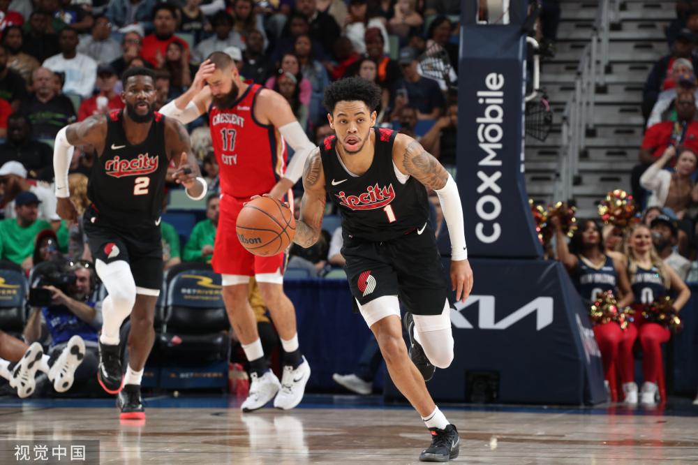 采取了更大 采取了更大