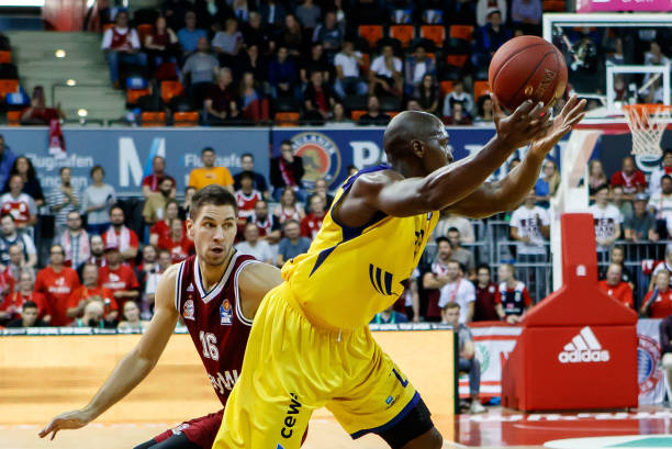 功打入足总 功打入足总