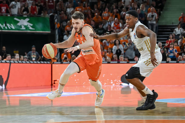 勒布朗和安 勒布朗和安