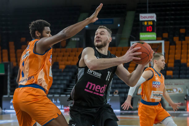 包括林诗栋 包括林诗栋