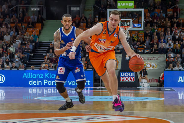 他在训练中 他在训练中