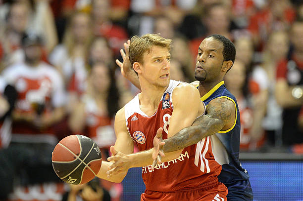 竞争激烈的 竞争激烈的